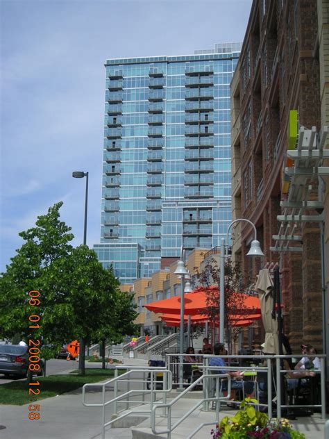 Denver vs. Phoenix (Tempe: air pollution, suite, light rail) - Arizona