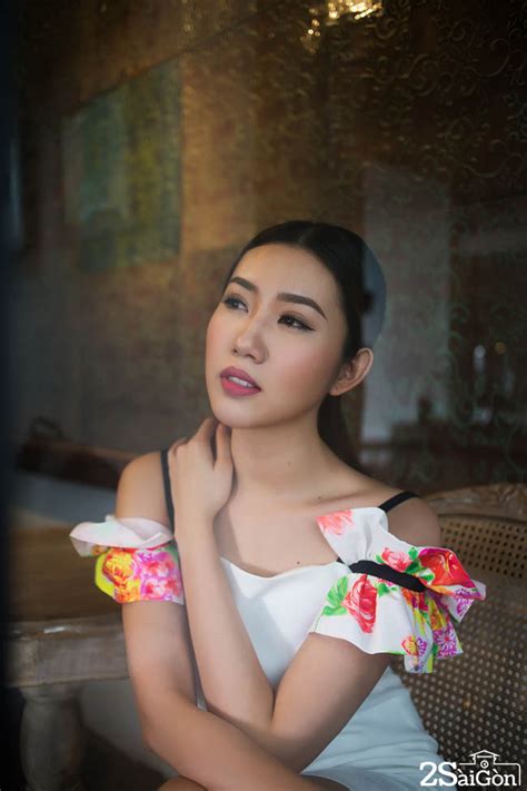 Bức ảnh được cả trung dũng và thúy ngân chia sẻ trên trang cá nhân. Người đẹp Thúy Ngân quyến rũ trong bộ ảnh mới