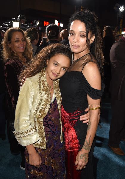 Essence reported that lisa's romantic life is very interesting given the fact that she eloped in las vegas on her 20th birthday to the couple was together from 1987 to 1992 and welcomed a daughter, zoë. Lisa Bonet, Lola Iolani Momoa - Lisa Bonet and Lola Iolani ...