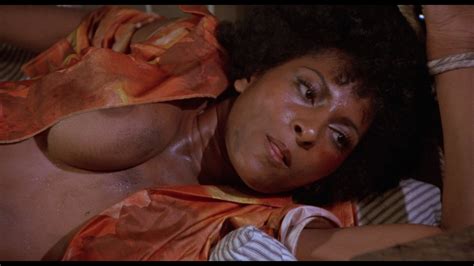 Pam Grier Nuda ~30 Anni In Foxy Brown