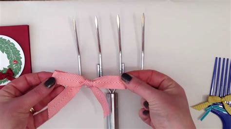How to tie the perfect bow for your invitation. How to tie a perfect Fork Bow with ribbon - YouTube