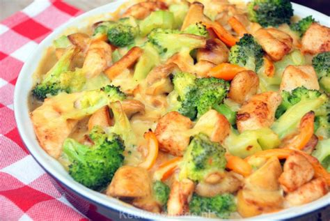 Ovenschotel Met Kip Broccoli Oranje Paprika Champignon En Krieltjes