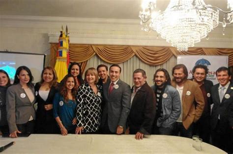 Dentro de los compromisos que deben cumplir para mantener el principio de oportunidad, claudia toledo y lenin pardo deberán servir como testigos contra el senador richard aguilar en el proceso. ¡Ole Mano, Ayudemos a Santander! | Bucaramanga ...
