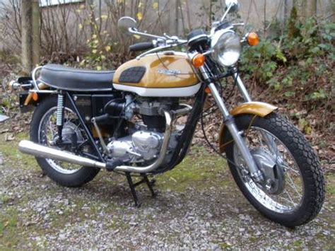 Fast and turns heads everywhere. 1973 Triumph T 140 V Bonneville 750 Specifications and ...