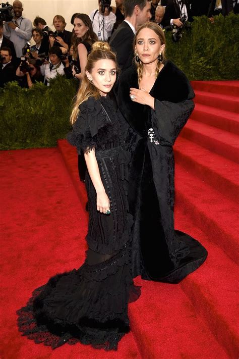 Olsens Anonymous Mary Kate And Ashley Olsen Stun In Black At The 2015