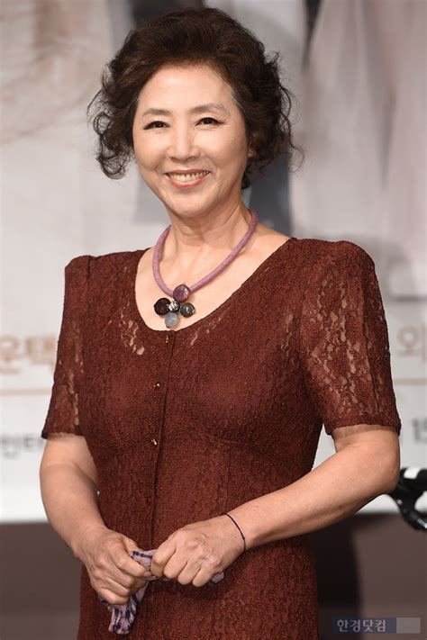 김혜자 나 좀 죽여달라…'전원일기' 제작진에 부탁한 사연. HEI포토 고두심 국민 엄마의 인자한 미소 | 한경닷컴