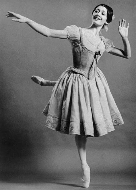 Se ne è andata la prima ballerina assoluta, che fu ambasciatrice della scala nel mondo. Carla Fracci / Carla Fracci Giornata Danza Auguro A Tutti ...