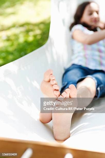 60 Meilleures Preteen Feet Photos Et Images Getty Images