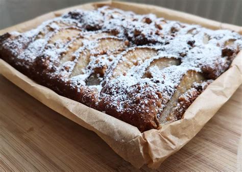 Mit diesem birnenkuchen beeindruckt ihr garantiert alle gäste! Birnen-Nuss-Kuchen vom Blech mit Schokolade - zuckerstaub.at