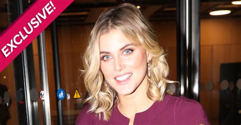 Ashley James Mocked For Her Wonky Boob Entertainment Daily