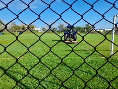 Caçapava sanciona lei que institui programa Adote um Campo de Futebol