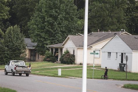 Which Shelby County neighborhoods have white people abandoned since