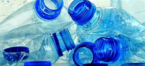 Tidak Disarankan Minum Air Dari Botol Plastik Bekas Pakai Berulang Kali