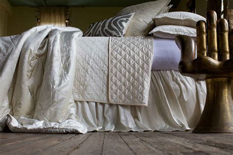 2020 luxury velvet soft bedspread coverlet grey quilted bed spread pillow shams. Lili Alessandra Chloe Diamond Quilted Ivory Velvet ...