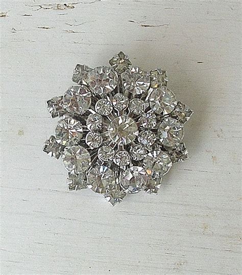 Lovely Vintage Clear Prong Set Rhinestone Brooch Etsy Prong Setting