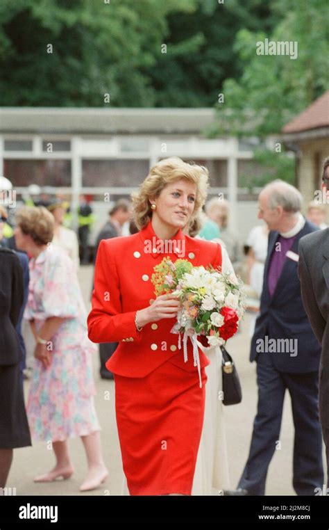 Hrh The Princess Of Wales Princess Diana Opens Milton Hospice A New