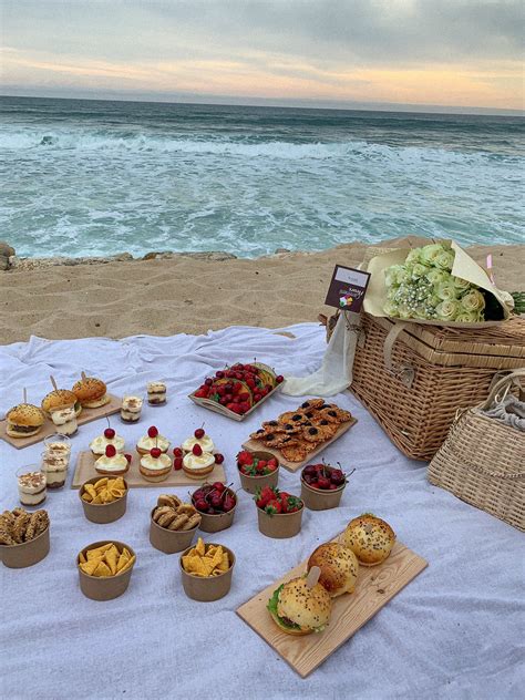 Yo On Twitter Picnic Inspiration Picnic Date Food Beach Picnic