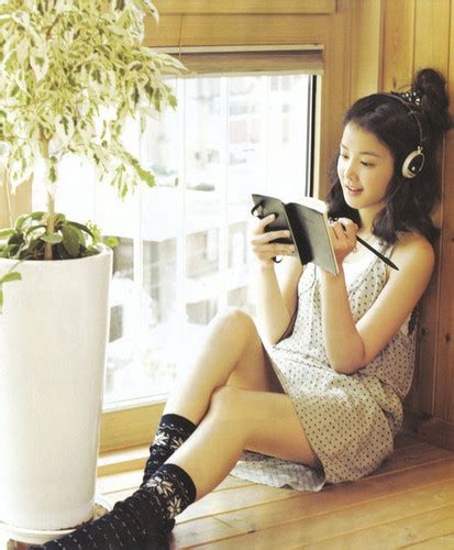 Lee Si Young sexy pout - Korean Actors and Actresses Photo (32897191