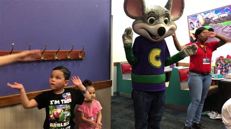 Chuck E. Cheese’s. Happy Birthday Song! - YouTube