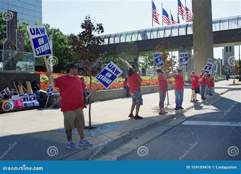 General Motors United Auto Workers In Strike Fotografia Editoriale