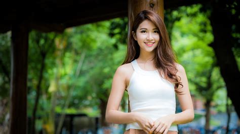 Long haired Smile Garden 2020 China Beauty Model Photo Preview ...