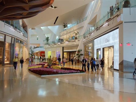 5 Best Places To Do Your Luxury Shopping When In Vegas