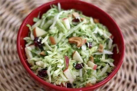 Broccoli is amazing in salads, it adds crunch, nutrition and flavor. Apple Cranberry Coleslaw with Cashews | Nutrition recipes ...