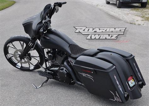The only thing i would add to this bike is rear bag guards. 2008 Harley Street Glide Custom by Roaring Toyz | Motos