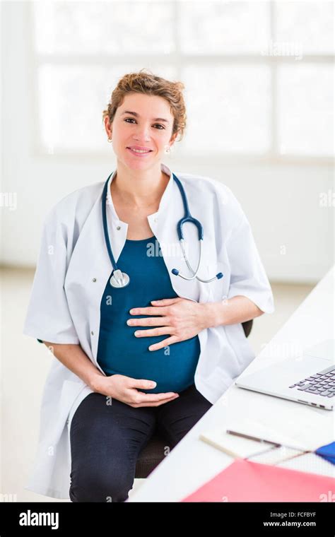 Pregnant Doctor Stock Photo Alamy