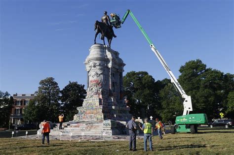 Judge Issues Order Halting Robert E Lee Statue Removal For 10 Days Wset