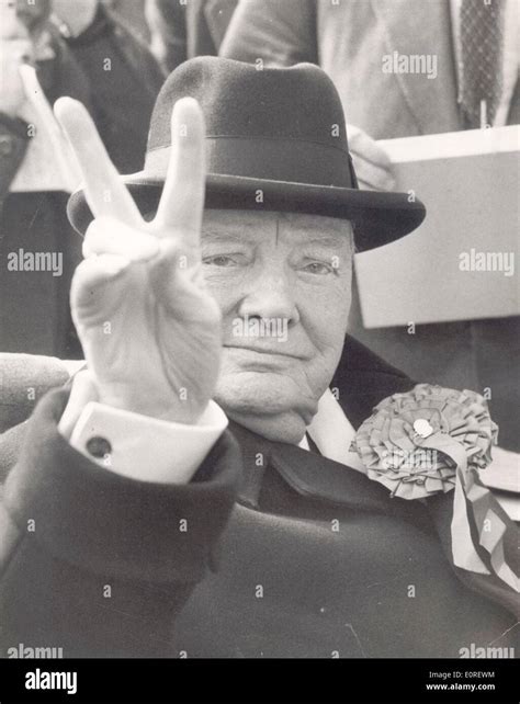 Winston Churchill Peace Sign Hi Res Stock Photography And Images Alamy