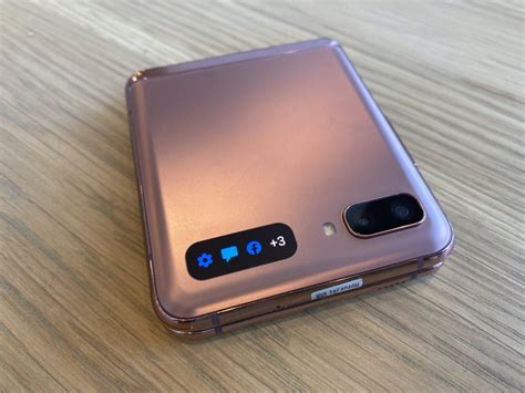 Ótima conectividade deste aparelho que inclui bluetooth 5.0 + a2dp/le, wifi 802.11 a/b/g/n/ac (2.4ghz, 5ghz) + mimo e nfc para. First Look: Samsung Galaxy Z Flip 5G | GetConnected