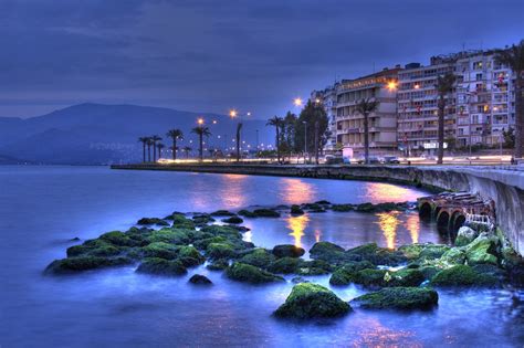 Maceracı bir ruhun var ve bulunduğun şehri keşfetmeye hazırsın. İzmir Güzelyalı | Koray Taylan Davgana | Flickr