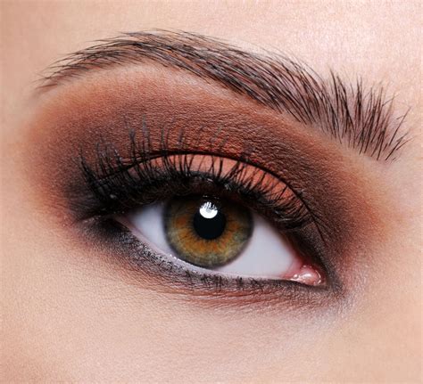 Tips On Eye Makeup For Women Over 50 To Make Them Look Ravishing