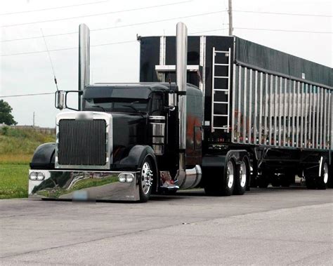 Peterbilts Most Famous Models Specs Peterbilt 389 Truck Lovers