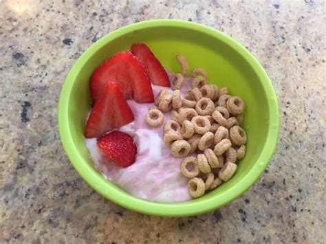 How to Choose a Healthy Breakfast Cereal - Mom to Mom Nutrition