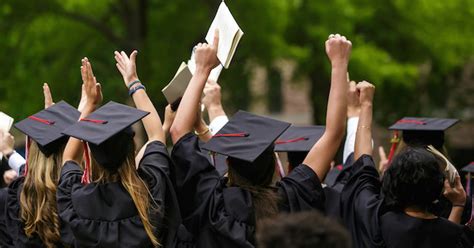 10 Things You Learn To Stop Worrying About After College Graduation