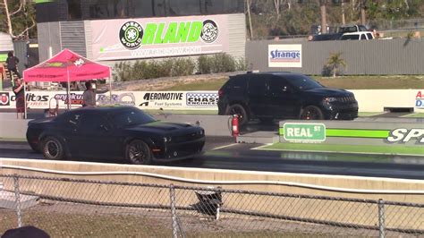 Jeep Trackhawk Vs Hellcat Challenger Mile Drag Racing Youtube