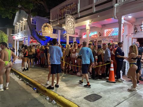 Just some minutes from the city centre of key west invites the barrelhead bar with its original neon sign to a rather unexpected cuisine. Maskless students pack bars in Key West for Halloweekend ...
