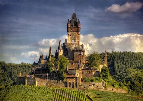 14 Most Beautiful Castles And Fortresses In The World