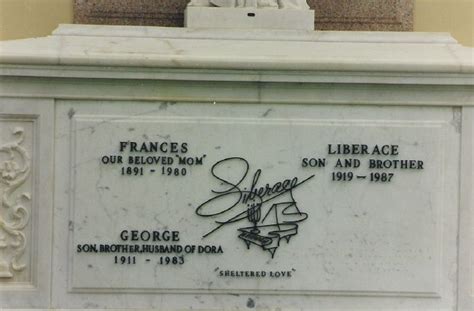 Liberace Grave Famous Tombstones Grave Famous Graves