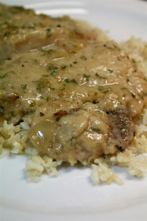 Cook 30 to 60 seconds, beating frequently, until thickened. Southern Smothered Pork Chops & Gravy | I Heart Recipes | Pork chops and gravy, Smothered pork ...