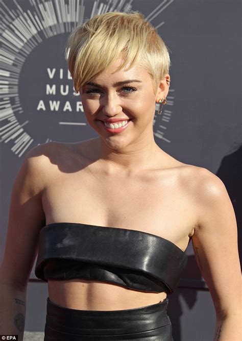 Miley Cyrus Sends Fans Wild With Topless Selfie Daily Mail Online