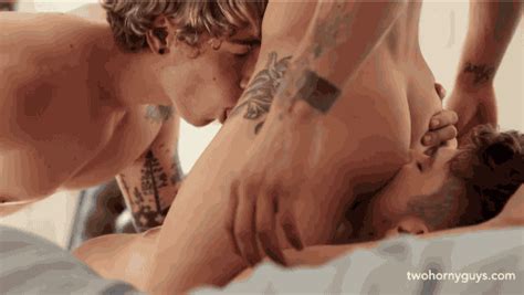 Sex Gay Gifs Hot Threesome