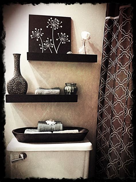 Levels out on industrial metal brackets with brass finish. 20 Practical And Decorative Bathroom Ideas