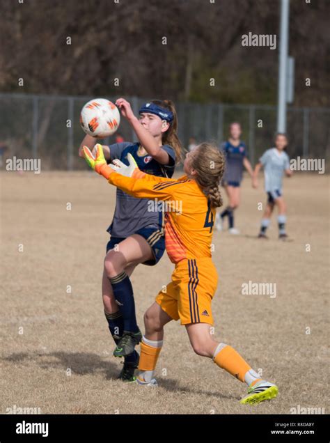 Niñas Fútbol Juvenil Fotografías E Imágenes De Alta Resolución Alamy