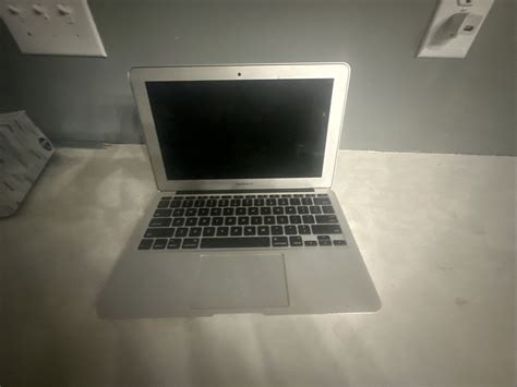 Apple Macbook Air A1465 116 Laptop Md711lla June 2013