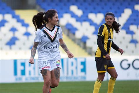 Check spelling or type a new query. En el fútbol femenino, Santiago Morning es imparable: 2-0 ...