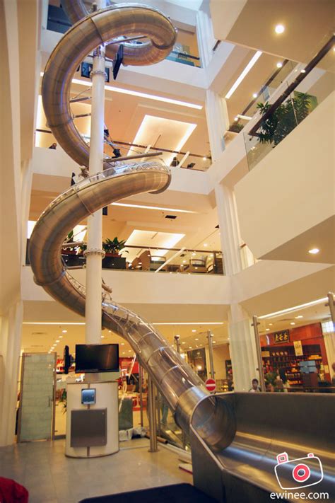 Whether you call it a twisty slide, spiral slide. Baldwin@Blogspot: ADV: LeX Slide World's Tallest Indoor Slide