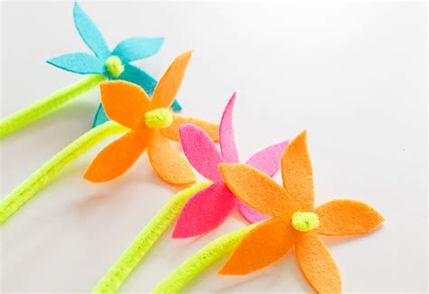 The Easiest Felt Flowers Perfect Craft For Kids